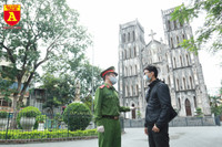 Công an Hà Nội tăng cường kiểm soát người ra đường, thực hiện nghiêm cách ly xã hội phòng ngừa Covid-19