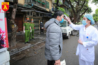 Công an Hà Nội tăng cường kiểm soát người ra đường, thực hiện nghiêm cách ly xã hội phòng ngừa Covid-19