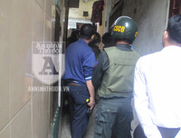 [ẢNH] Trấn áp đối tượng manh động cố thủ: Những khoảnh khắc căng như dây đàn