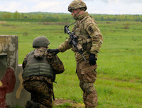 Thoát Nga, Ukraine ra mắt vũ khí lai từ AK-47 và M16, sự hoàn hảo hay chỉ là trò lố?