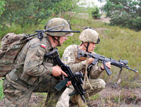 Thoát Nga, Ukraine ra mắt vũ khí lai từ AK-47 và M16, sự hoàn hảo hay chỉ là trò lố?