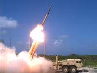 [ẢNH] Điểm yếu cốt lõi khiến THAAD liên tiếp bị S-400 qua mặt trên thị trường vũ khí