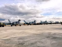 [ẢNH] Nga không kích dồn dập, hậu vụ máy bay rơi làm 39 người chết