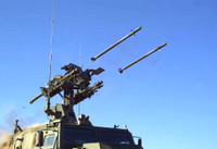 [ẢNH] Xe Nga vừa đi vừa phóng tên lửa, xé nát máy bay không người lái