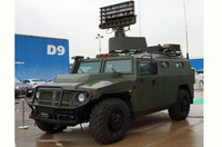 [ẢNH] Xe Nga vừa đi vừa phóng tên lửa, xé nát máy bay không người lái