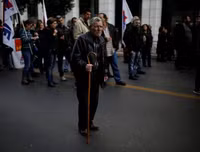 [Ảnh] Cảnh xung đột giữa người biểu tình và cảnh sát ở Athens