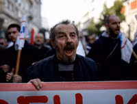 [Ảnh] Cảnh xung đột giữa người biểu tình và cảnh sát ở Athens