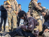 [Ảnh] Cận cảnh giao tranh dữ dội tại thành trì cuối cùng của IS ở Syria