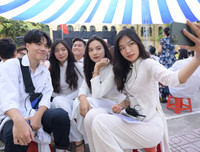 Xúc động những khoảnh khắc chia tay tuổi học trò