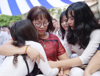 Xúc động những khoảnh khắc chia tay tuổi học trò