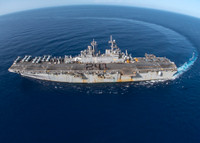 [ẢNH] Bất ngờ điều tàu đổ bộ chở đầy tiêm kích F-35 tới Thái Bình Dương, bước đi lịch sử của Mỹ