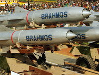 [ẢNH] Sát thủ diệt hạm Brahmos Ấn Độ dễ dàng áp chế tàu chiến Pakistan?
