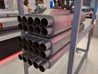 [ẢNH] Nga học tập phiến quân Lybia chế tạo tổ hợp pháo phản lực trên xe bán tải