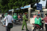 [Ảnh] Lực lượng Công an tăng cường tại khu vực bến xe phục vụ nghỉ 2-9