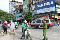 [Ảnh] Lực lượng Công an tăng cường tại khu vực bến xe phục vụ nghỉ 2-9