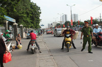 [Ảnh] Lực lượng Công an tăng cường tại khu vực bến xe phục vụ nghỉ 2-9