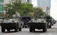 [ẢNH] Việt Nam điều xe thiết giáp, sẵn sàng ứng cứu với bão số 6