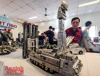 [ẢNH] Choáng ngợp những khí tài quân sự do người đam mê mô hình ở Hà Nội lắp ráp, chế tạo