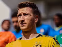 Những ngôi sao hành động đẹp trong mùa dịch Covid-19