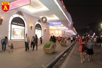 Biển người đổ về Hồ Gươm hân hoan đón năm mới 2020