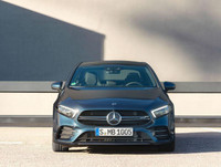 [ẢNH] Mercedes-AMG A35 sedan: Nhỏ gọn nhưng vẫn đẳng cấp