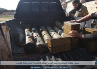 [ẢNH] Phiến quân đánh rát, lính Syria bỏ cả chiến tăng T-72 để tháo chạy