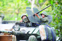 [ẢNH] Nga đẩy mạnh học tập Philippines khi gia cường thiết giáp bằng... hòm gỗ