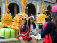 Halloween Sun World Ba Na Hills đẹp rực rỡ với hơn 10 tấn bí, ngô, táo trang trí