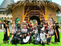 Halloween Sun World Ba Na Hills đẹp rực rỡ với hơn 10 tấn bí, ngô, táo trang trí