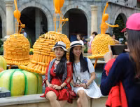 Halloween Sun World Ba Na Hills đẹp rực rỡ với hơn 10 tấn bí, ngô, táo trang trí