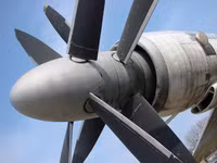 [ẢNH] B-52 Mỹ tới Châu Âu, Nga điều máy bay săn ngầm cực mạnh Tu-142 lên thám sát