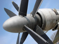 [ẢNH] B-52 Mỹ tới Châu Âu, Nga điều máy bay săn ngầm cực mạnh Tu-142 lên thám sát