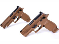 [ẢNH] Lính Mỹ vừa được trang bị siêu súng ngắn bắn 'bách phát bách trúng'