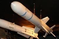 [ẢNH] F-16 Đài Loan tuần tra mang theo tên lửa Mỹ có thể dễ dàng hủy diệt tàu chiến