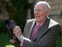 [ẢNH] Những người nổi tiếng nào qua đời năm 2018?