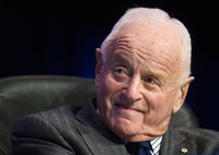 [ẢNH] Những người nổi tiếng nào qua đời năm 2018?