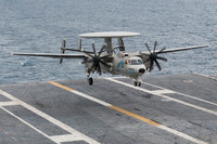 Khám phá tính năng máy bay cảnh báo sớm trên hạm 