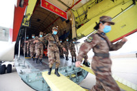 [ẢNH] 8 máy bay vận tải khổng lồ Trung Quốc cấp tốc chuyển quân tiếp sức Vũ Hán