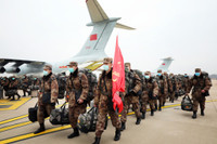 [ẢNH] 8 máy bay vận tải khổng lồ Trung Quốc cấp tốc chuyển quân tiếp sức Vũ Hán