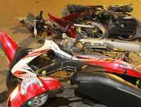 [ẢNH] Người lái BMW tông loạt xe máy dừng đèn đỏ ở TP.HCM nhận ''có bia rượu''