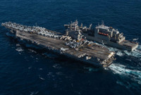 [ẢNH] Siêu tàu sân bay Mỹ mang theo 90 máy bay tiến vào biển Đông