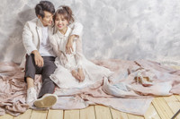 Hari Won rạng rỡ bên Tuấn Trần trong phim mới