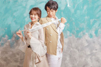 Hari Won rạng rỡ bên Tuấn Trần trong phim mới