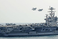 [ẢNH] Gần 20 chiến hạm Iran đuổi theo siêu tàu sân bay hạt nhân Mỹ