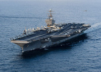 [ẢNH] Gần 20 chiến hạm Iran đuổi theo siêu tàu sân bay hạt nhân Mỹ