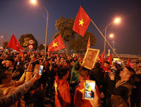 [ẢNH] Toàn cảnh xúc động đón mừng những người hùng của bóng đá Việt Nam