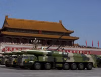 Trung Quốc biên chế hàng loạt tên lửa 