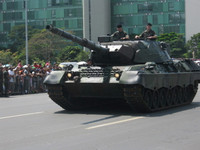 Xe tăng Leopard 2 cực mạnh được bán với giá chỉ... 500.000 USD