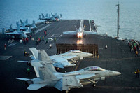 [ẢNH] Điều ít biết về nhiệm vụ thủy táng trùm khủng bố Binladen của tàu sân bay USS Carl Vinson đang thăm Việt Nam