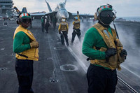 [ẢNH] Điều ít biết về nhiệm vụ thủy táng trùm khủng bố Binladen của tàu sân bay USS Carl Vinson đang thăm Việt Nam